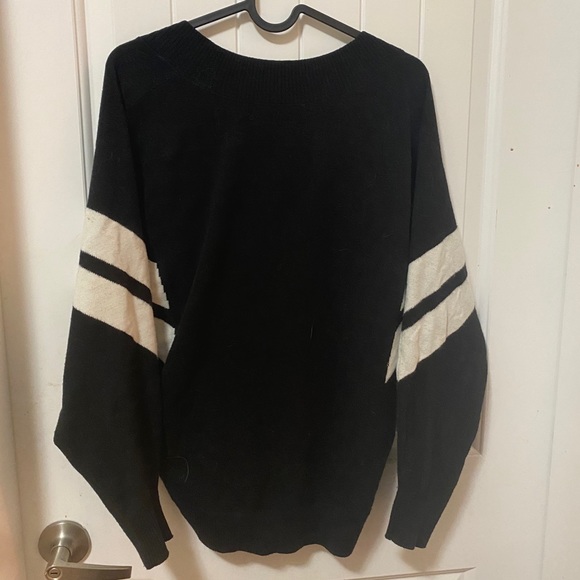 Soft Sweater - Picture 3 of 3